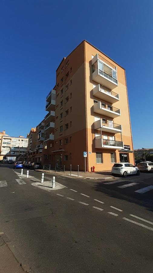 50 M2 - Le Port, * Hyeres